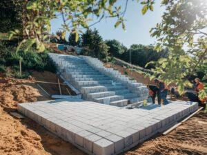 fundament pod schody z kostki