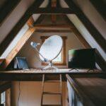 antenna satelitarna pod dachem