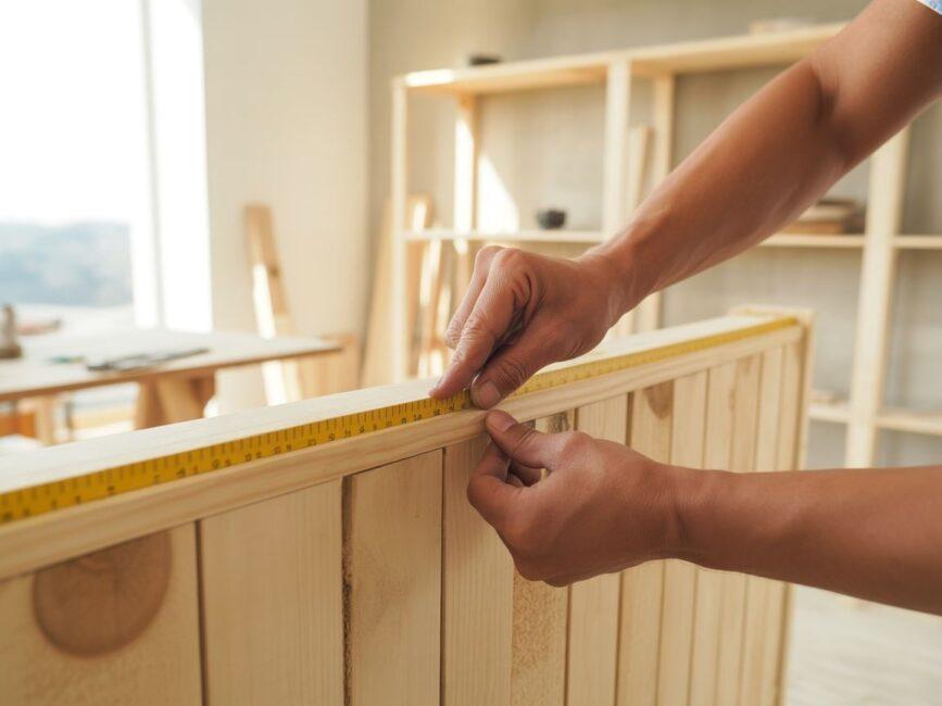 Budowa przegrody z drewna