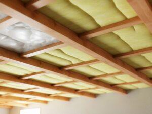 Montaż izolacji piwnicznej